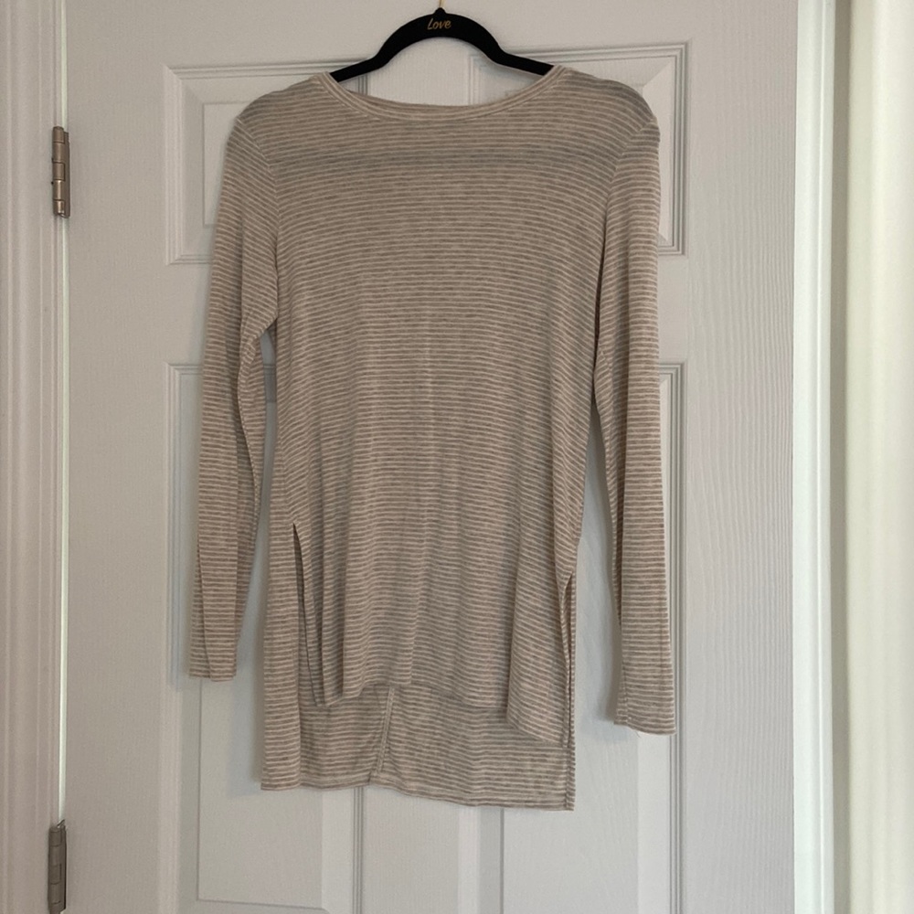 Athleta Long Sleeve T-Shirt